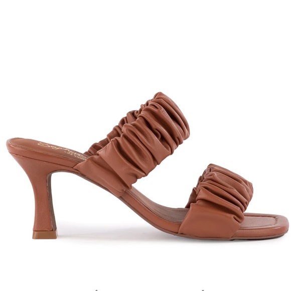 Wms Sz 8 SEYCHELLES LEEWARD HEELS IN COGNAC - Picture 2 of 5